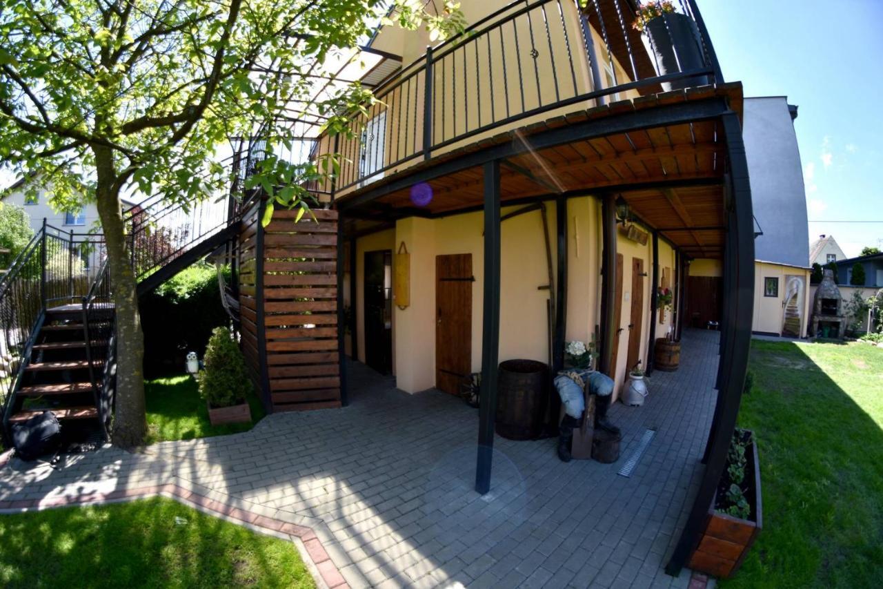 Pokoje Goscinne Ewela Łeba Esterno foto
