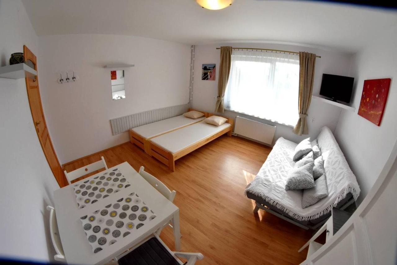 Pokoje Goscinne Ewela Łeba Esterno foto